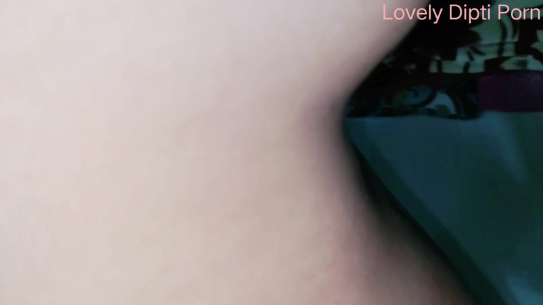 Lovely Dipti: 18+ Desi nastolatka loszka jebana pieska zalana na cycki (hindi Audio)