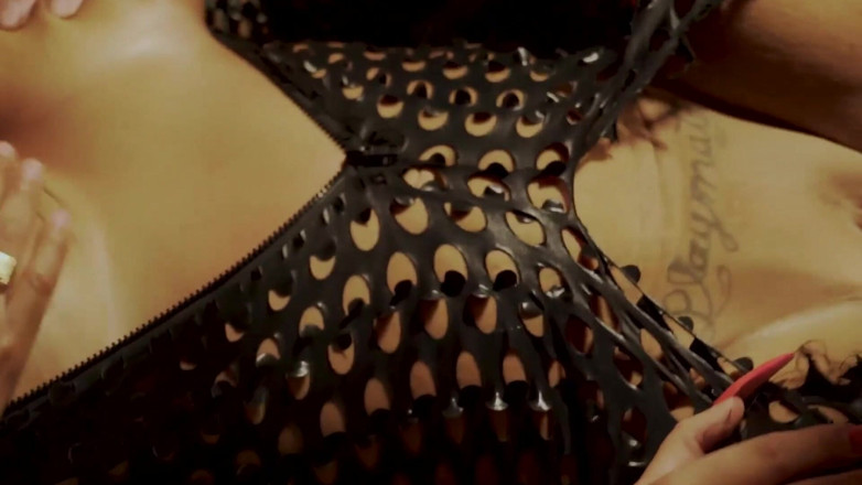 Cumbizz: Pawg holandská teenagerka polyká velké masivní nálože!