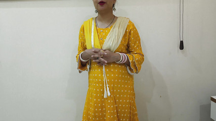 Saarabhabhi6: Indyjski duży tyłek nastolatka przyrodnia siostra Ass Fucked Ciężko przez...