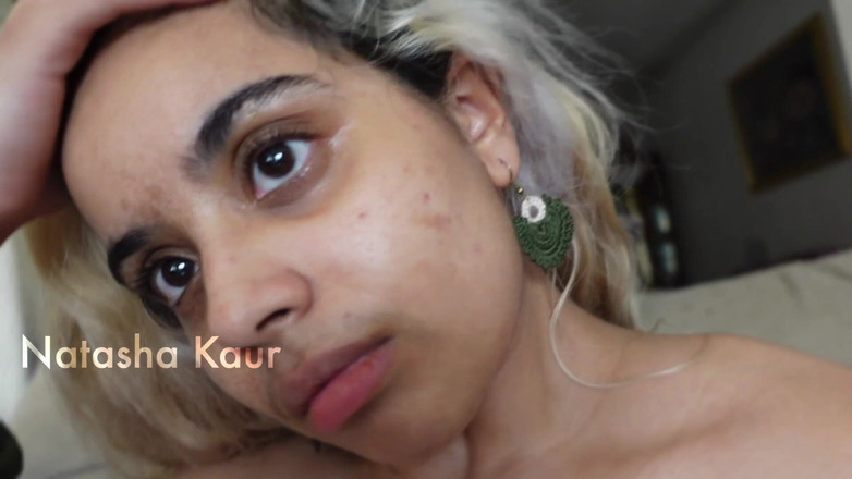 Natasha Kaur: Vibratororgasme en sperma likken van mijn bezwete harige oksels