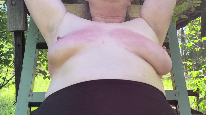 Bouncy Tits Action: Open the Blouse, I Want to Beat Your Breasts