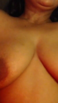 Sexy mädchen, weißer bh, große möpse zeigen.