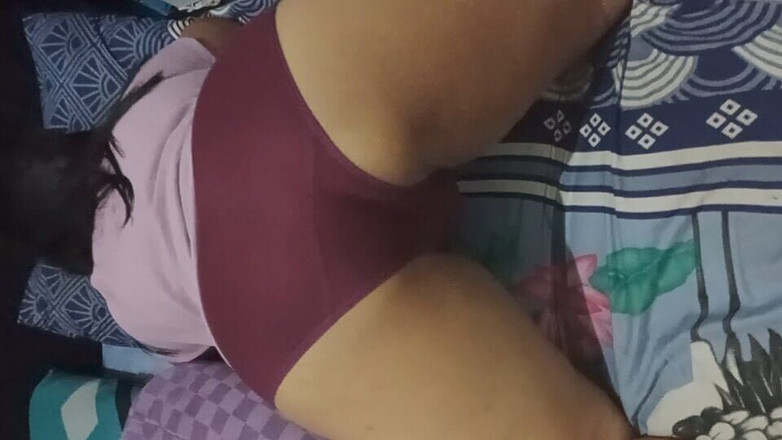 AlexisAir: Chậm rãi nhưng chắc chắn, cô ấy đã ở nhà mẹ chồng.