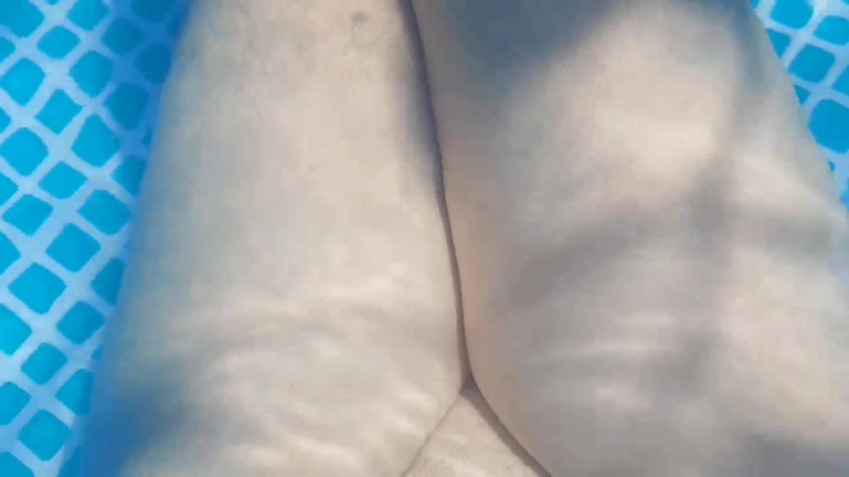 Kitty_Cross: Zabawna maminsynek Powoli poruszający się tyłek kusi wszystkich oglądających