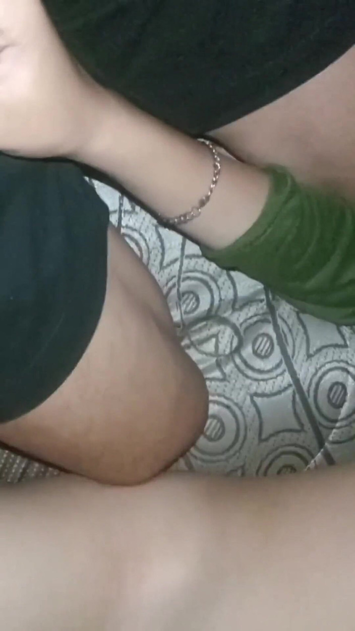 Amazingbeautycum: Трахаю пальцами киску моей подруги