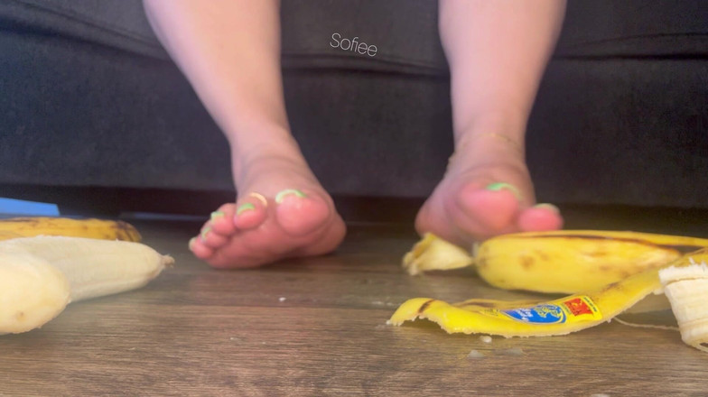 SofieeSoles: Pelé 5 plátanos, luego los aplastamos