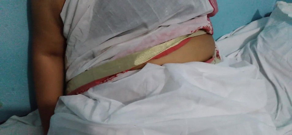 Aria Mia: Nachbarin, tante, zeigte große möpse, indem sie ihren sari-desi-sex an...