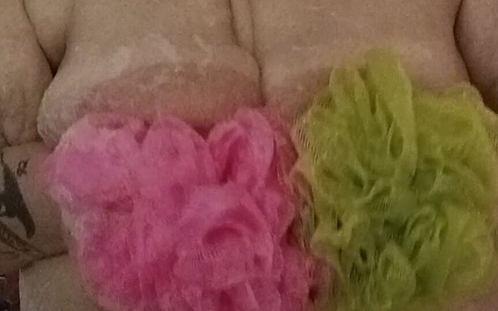 HerculesnVENUS: Intrufolarsi in bagno per scoparla subito ha succhiato il tuo...