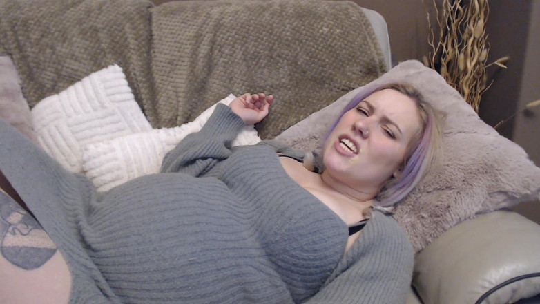 Ripley sweet studio: Handywoman phá hủy ngôi nhà của bạn để tăng cân thức ăn