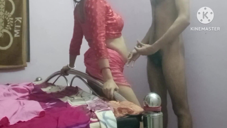 Jink: Bhabi Got Ready and Took Out Her Chut Ki Pani...