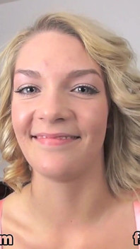 Ally Brooks teen tóc vàng xoăn thổi kèn pov
