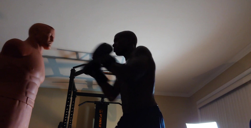 Hallelujah Johnson: Entrenamiento de boxeo hoy calorías por gramo de proteína 4 Cal...