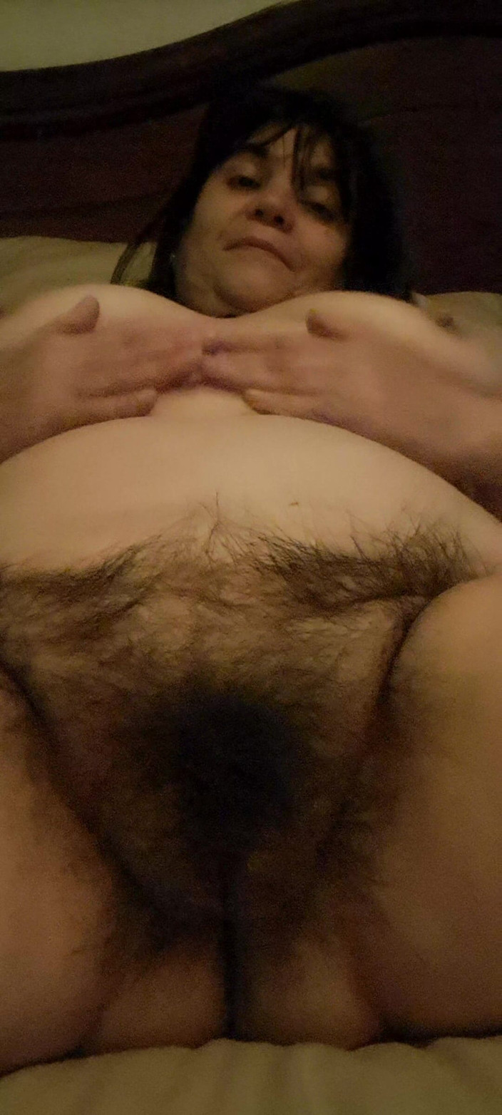 Mommy big hairy pussy: 내 사랑 털이 무성한 보지를 위해