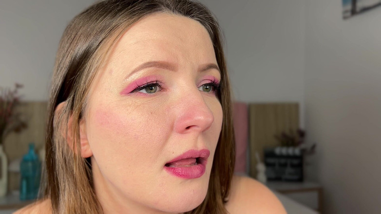 Mary Jay: Мій свербіж носа зводить мене з розуму. Збір його на камеру