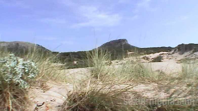 Beachbitches: Blonde nympho fucks on beach