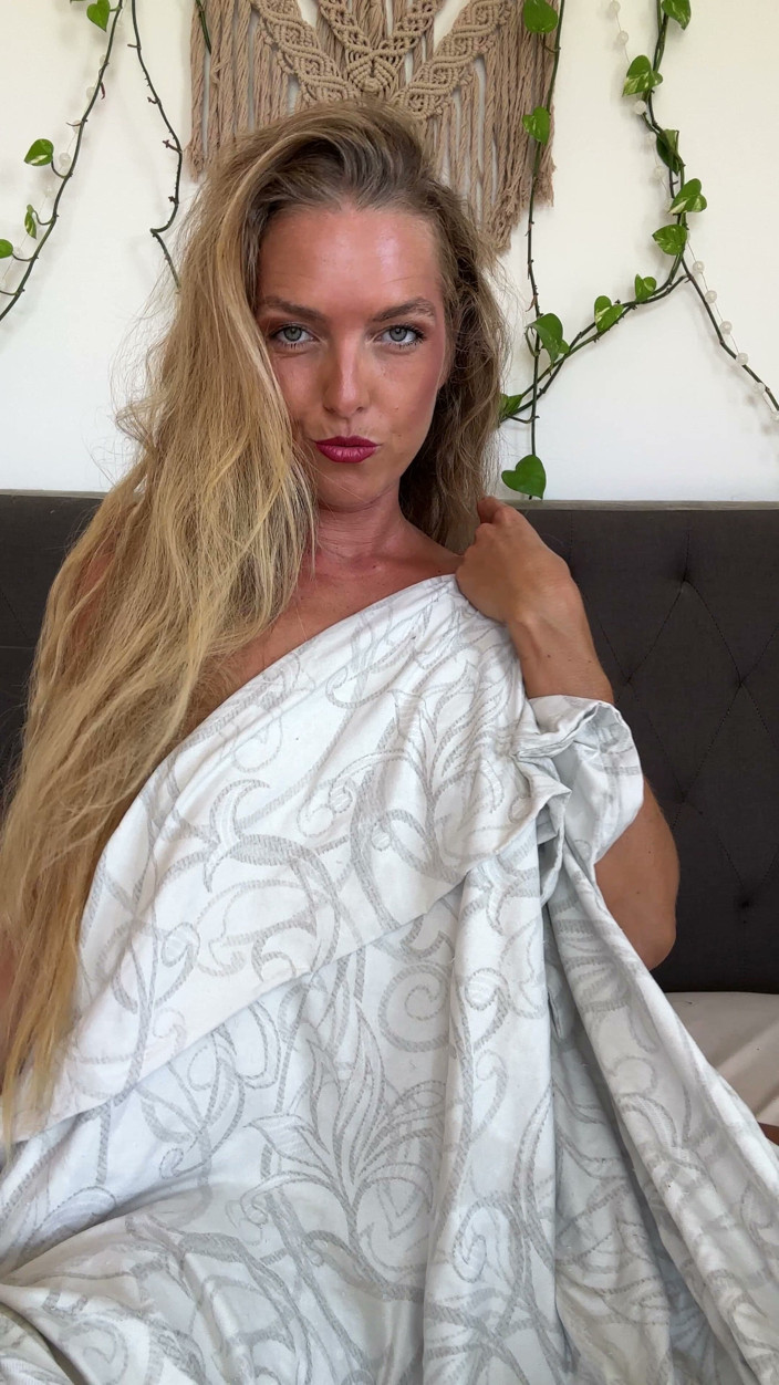 Amelie Lei: I Tease You in the Morning