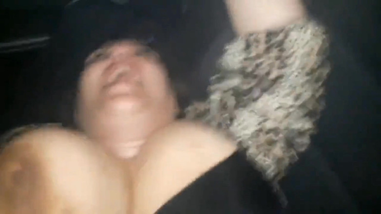 Indian fuck queen: 주차장에 주차된 흑인 대물 선교사 두근 두근