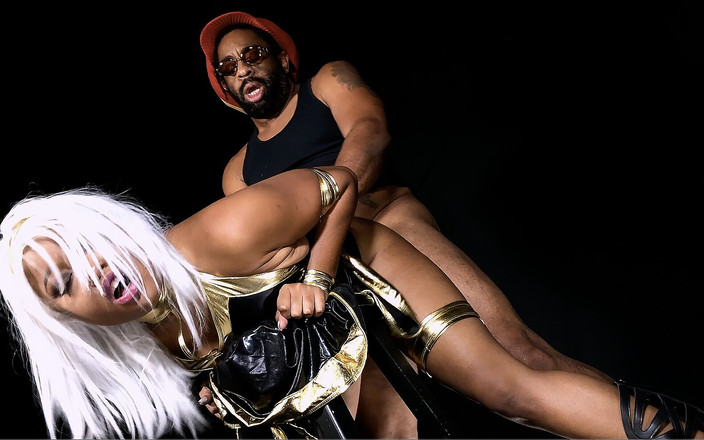 Super Hot Films: La sexy nina rivera viene trapanata come una tempesta