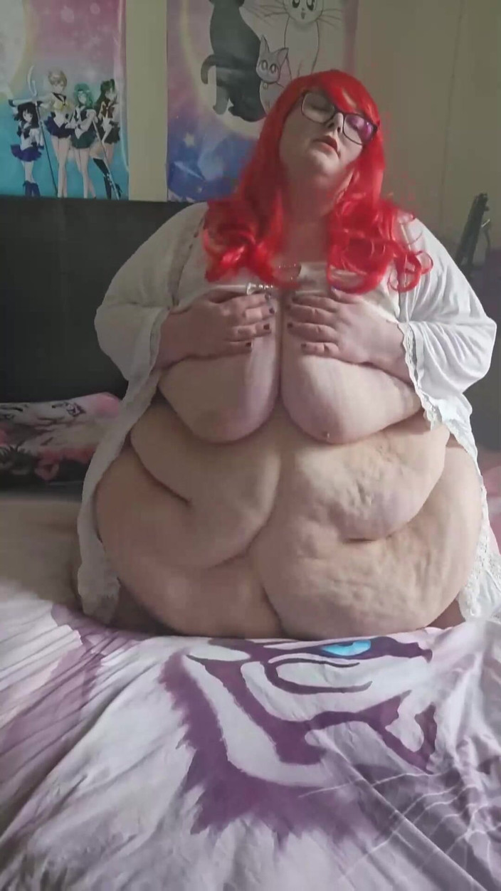 SSBBWLadyBrads: ジェシカ・ラビットとしてディルドに乗る