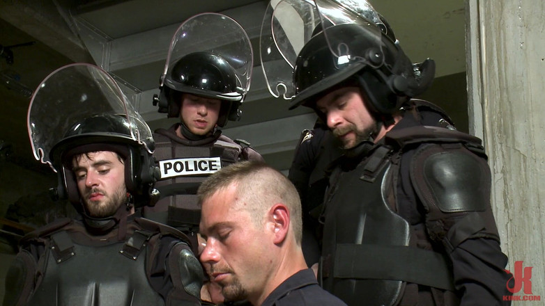 Kink Men Classics: Jeremy Steven: Blocare, celula extractie &amp; futai în grup