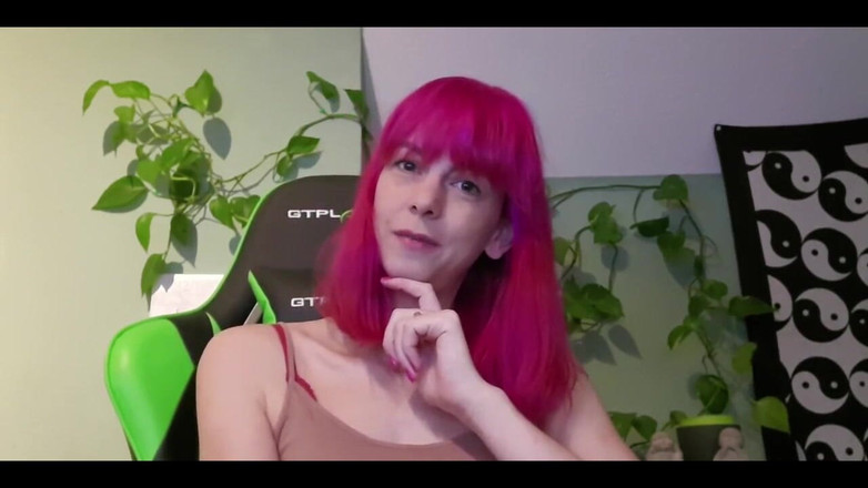 LillyMania: Pink Hair Solo Girl