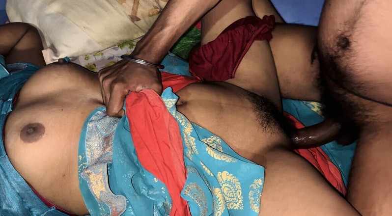Desi Bhabhi 01: Jag knullar styvsyster första gången på natten