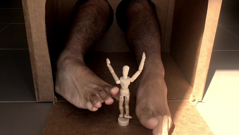 Manlyfoot: 男性の足フェチアドベントカレンダーあなたの友人氏男らしい足18日目