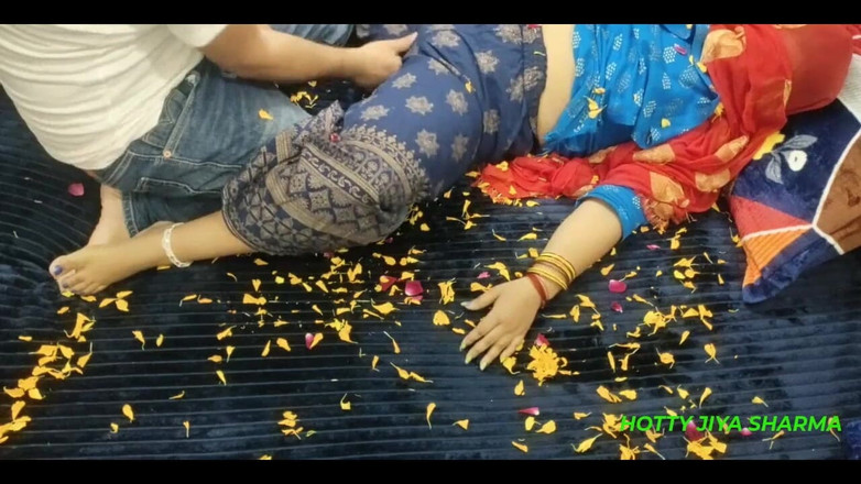 Desi Club House: Coppia appena sposata romanticismo caldo in hotel