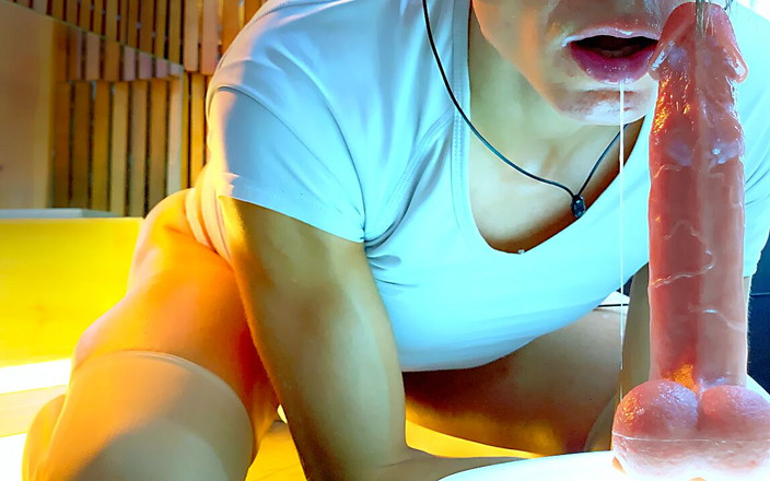 miaukiddo: 弯下腰舔舐