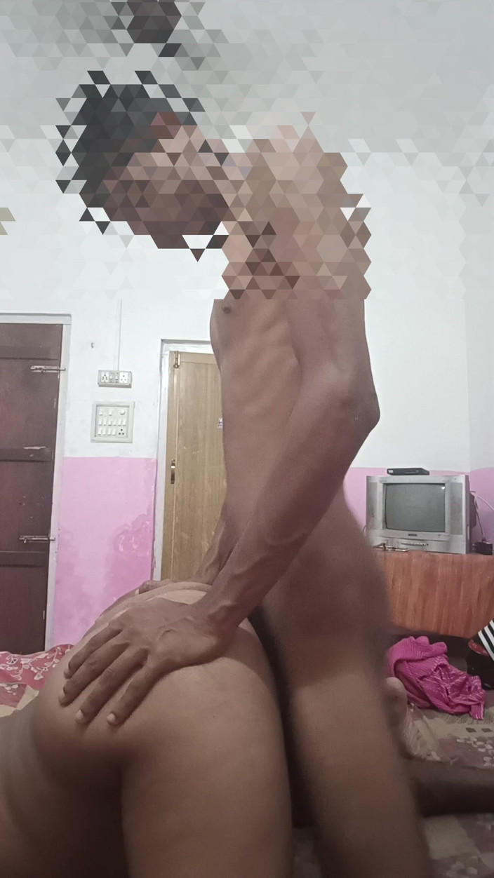 Ronistar: Her Husband Left the Indian Wife