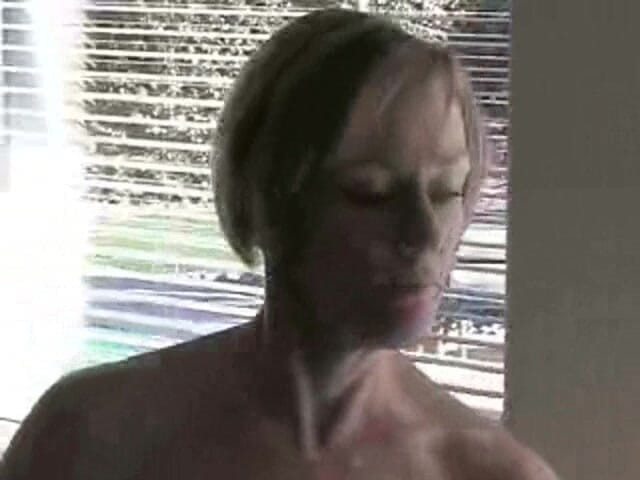 Wicked Sexy Melanie: 邪悪なセクシーなメラニー:ストリッピングとカム