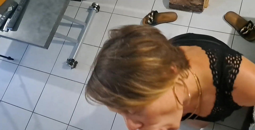 Sofy13: अच्छी लंड चुसाई - मैं चोदने लायक मम्मी हूं जो चूसना और अच्छा फेशियल प्राप्त करना पसंद करती है