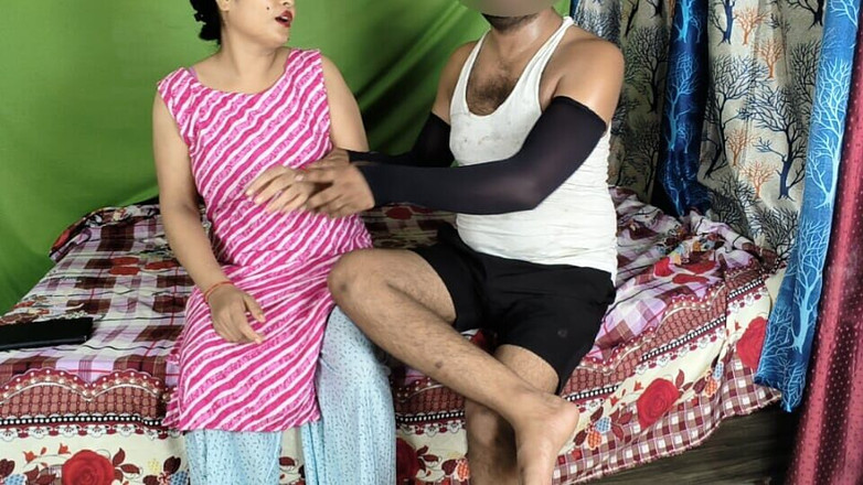 Pyaripooja22: Adik tiri ngocok kontol adik tirinya dan bilang ngentot aku...