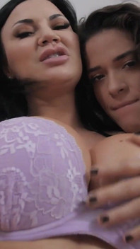 British Babe Jasmine Jae and Busty Hottie Victoria Voxxx Lesbian Makeout!