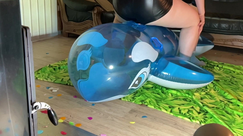 BeachBallsDuo: Velká 2 metry velryba byla rozdrcena naším 190 kg! Bylo to těžké! 2...