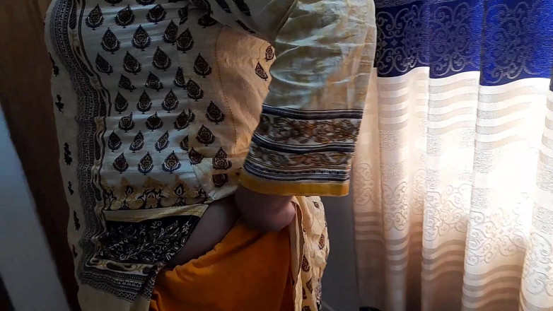 Aria Mia: Jabardasti Anal Fucked When She Was Sweeping