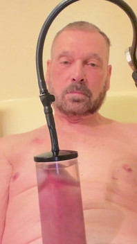 Pissing Compilation, Love the Piss!