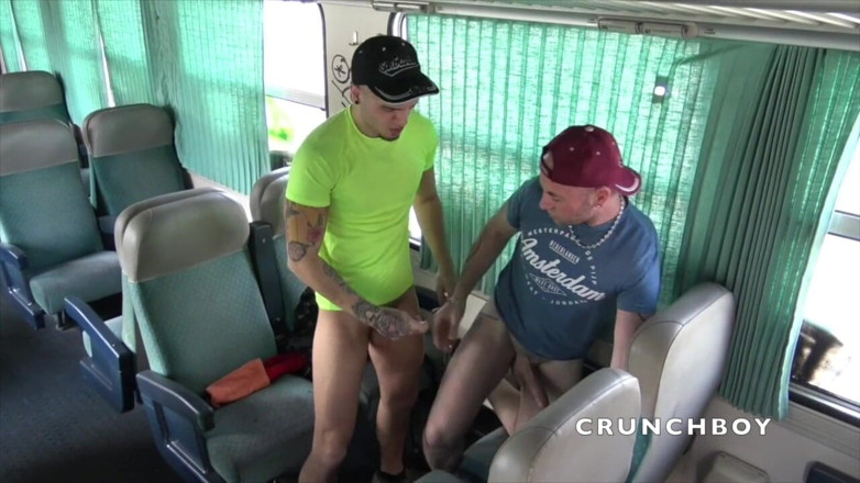 Sex humiliation with french lads: Penghinaan seks tanpa kondom di dalam kereta api!
