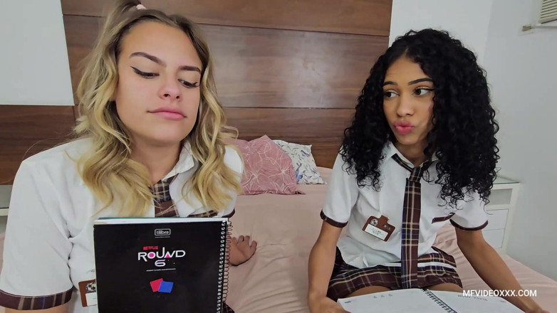 MF Feet: 学生的臭脚在脸上