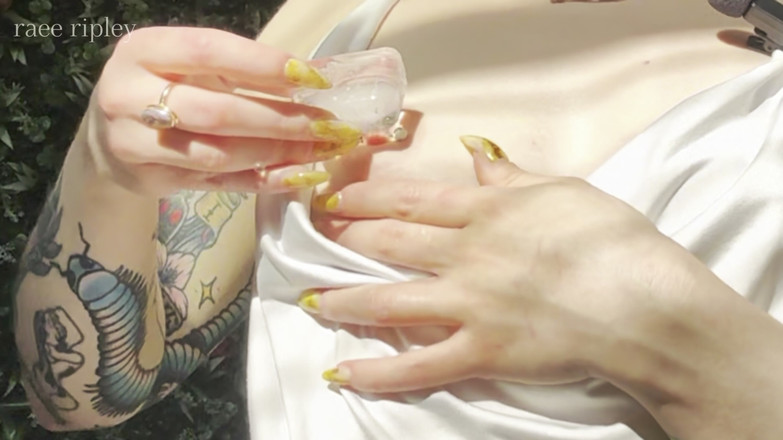 Rare Ripley: IJsspel op elegante alt-sletten tepels en poesje