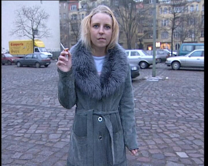 YOUR FIRST PORN: Kamila joven y sucia - Kamila