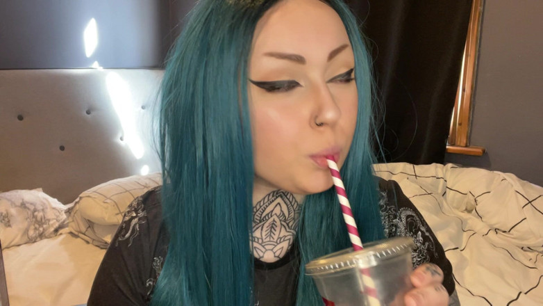 Miss Valentina: アイスラテを買って、ビッチボーイ