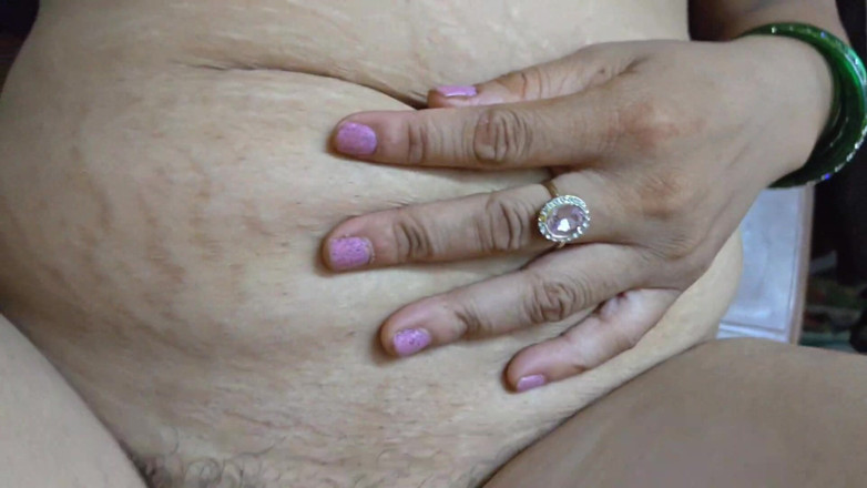 Sexy baby girl: Bhabhii Ki Jhante Badi Ho Gai Hai