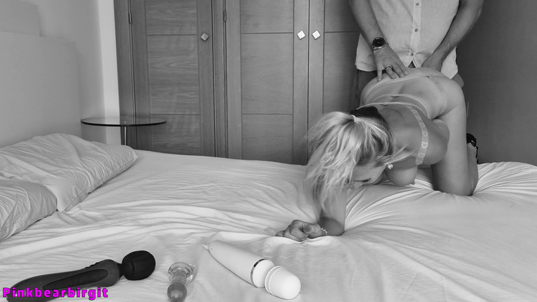 Pinkbearbirgit: Ehemann Schleicht Sich Ein, Um Seine Frau Im Schlafzimmer Zu...