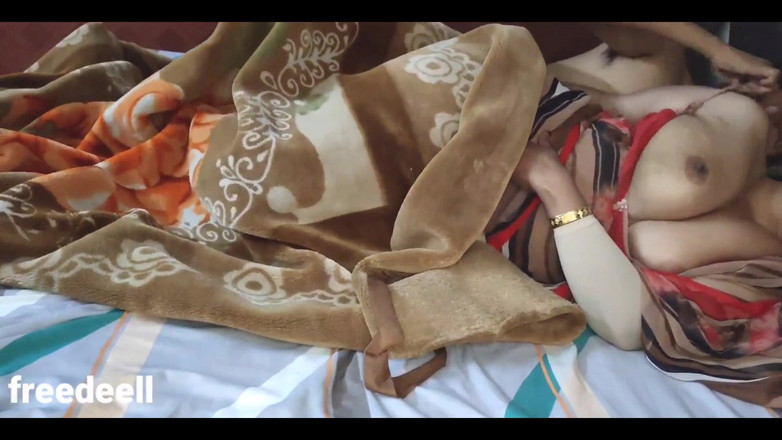 Freedeell: Mẹ kế Ấn Độ và con trai kế làm tình thực sự
