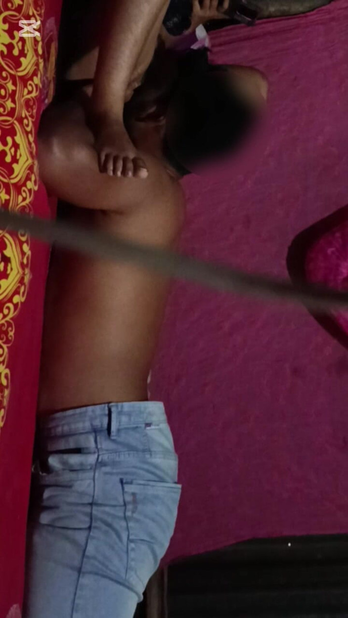 Viral: Vykoukal jsem kundičku své ženy. Moje žena je tak nadržená poté, co...