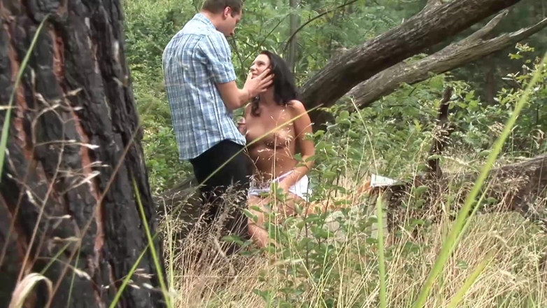 Public Entertainment: Amazing sex in the wood