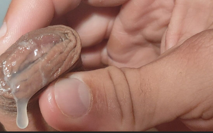 Straight Daddy Club: 荒々しいストレートおじいちゃんは亀頭に精液が溢れています。