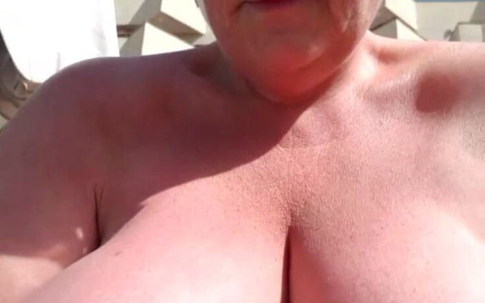 UK Joolz: Naked sunbathing!