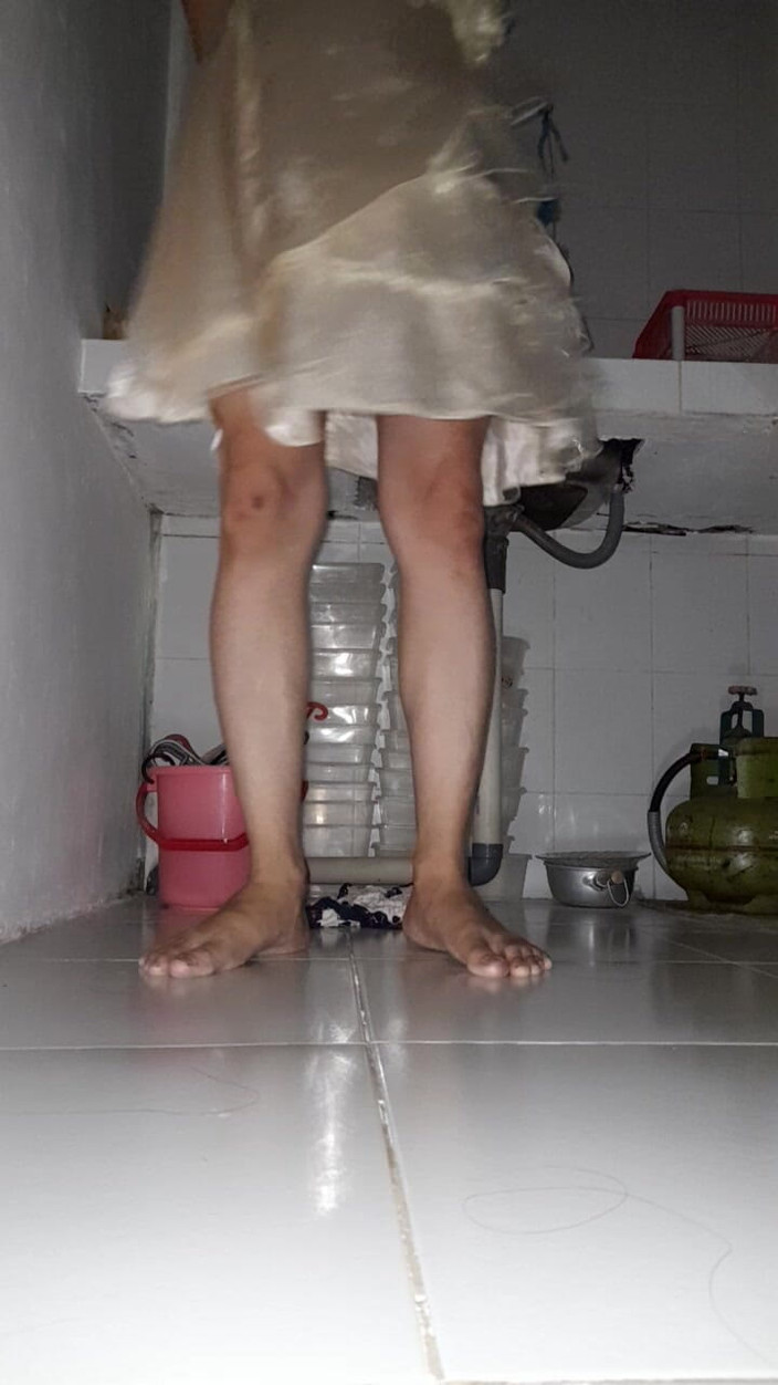 Naomisinka: Kız saten parti elbisesi fetişi mastürbasyonu